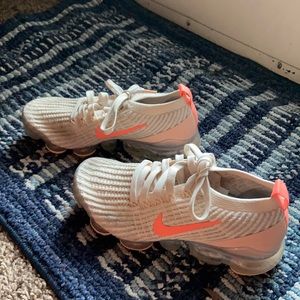 A pair of women’s Nike Vapormax size 6